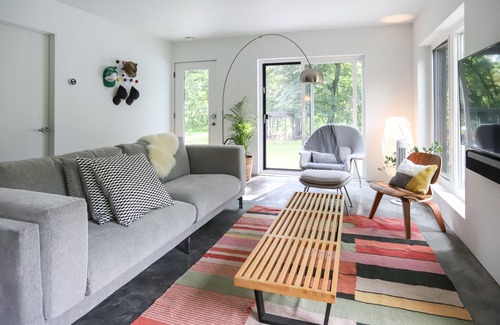 Poughkeepsie Cabaña | Be in Nature at this Gorgeous Riverfront Cabin