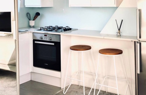St. Helen's Apartamento | Be In spired In London Capital City of Design Studio close by BBC Public Space