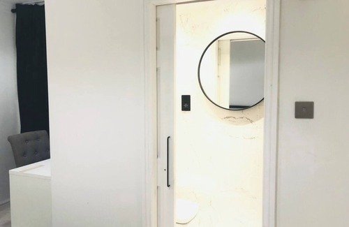 North Kensington Casa | Be inspired in London room close to BBC studios