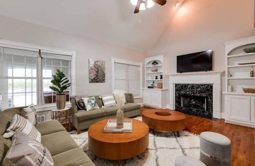 Lawrenceville Casa | Be My Guest
