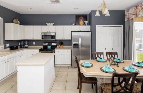 Lindfields Casa | Be Our Guest at Emerald Island – Grand Stay for 19 w/ Private Pool & Game Room!