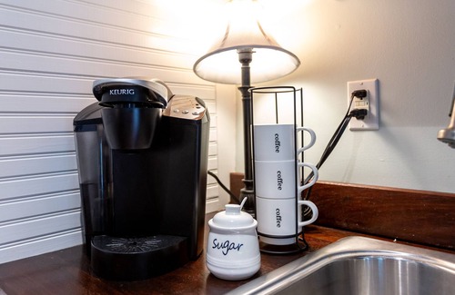 Chapel Hill Cabaña | Be Our Guest at The Cottage, Walkable to UNC & downtown Chapel Hill
