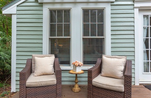 Chapel Hill Cabaña | Be Our Guest at The Cottage, Walkable to UNC & downtown Chapel Hill