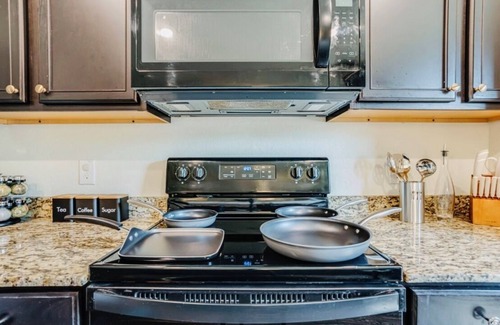 San Antonio Casa | Be our GUEST! Beautiful home for you to ENJOY!