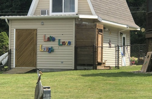 Vandalia Cabaña | Be Our Guest-House on Lewis Lake