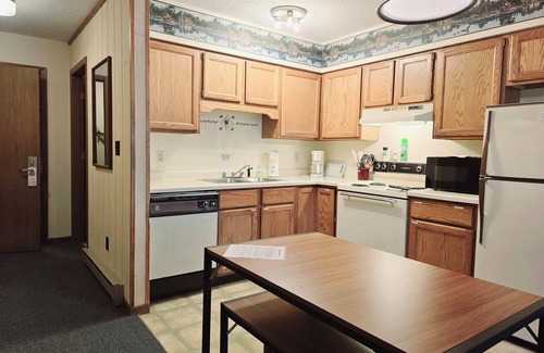 Ironwood Apartamento | Be Self Sufficient at our resort! Condo #1 inside the Lodge at North Ironwood Acres Resort. A private two level apartment style rental that sleeps 1-8 people. Kitchenette. 5 beds! 2 bathrooms. DOG FRIENDLY!