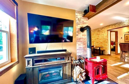 Port Washington Apartamento | Be Still & Know, Fireplace, Firetable, Walk to Port