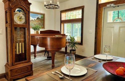 Port Washington Apartamento | Be Still & Know, Fireplace, Firetable, Walk to Port