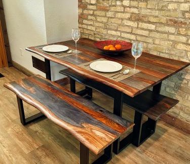 Port Washington Apartamento | Be Still & Know, Fireplace, Firetable, Walk to Port