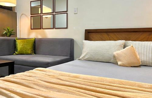 San Dionisio Apartamento | Bea’s Transient (Condo Studio Room for 2!)