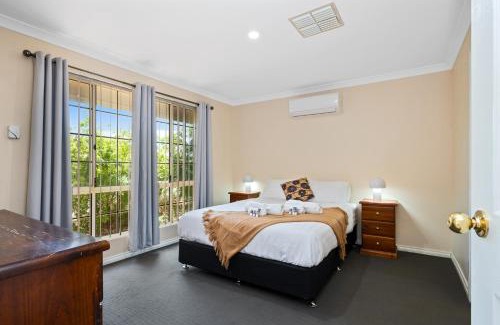 Somerville Casa | Bea-Vic Home. Your home away from home.