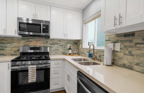 Central Mission Beach Casa | Beach-2-Bay 1br - In the Heart of Mission Beach