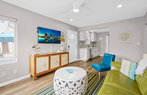 Central Mission Beach Cabaña | Beach-2-Bay 2br - In the Heart of Mission Beach!