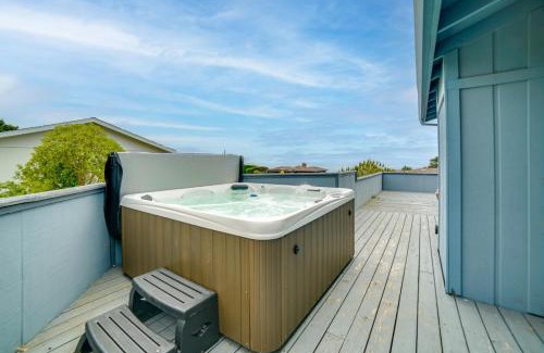 Manchester Casa | Beach Access and Hot Tub Coastal Gem in Manchester