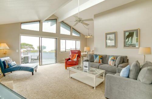 Manchester Casa | Beach Access and Hot Tub Coastal Gem in Manchester