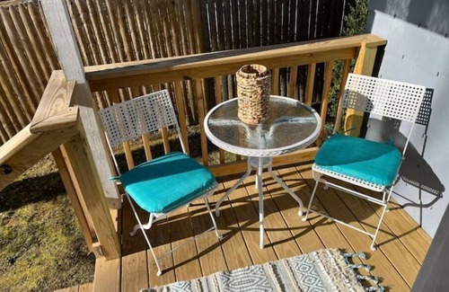 Niantic Cabaña | Beach access Cozy Cottage