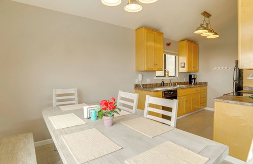 Manchester Casa | Beach Access & Hot Tub: Coastal Gem in Manchester