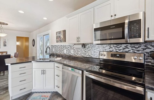Norwalk Casa | Beach Access/Kid Friendly/Park/Office/4BR/2B
