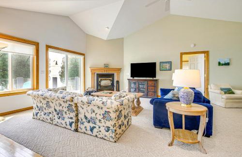 Sturgeon Bay Casa | Beach Access on Lake Michigan Sturgeon Bay Home