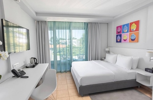 Ulcinj Hotel | Beach Adventures! TWO Contemporary Units, Beachfront, Outdoor Swimming Pools!