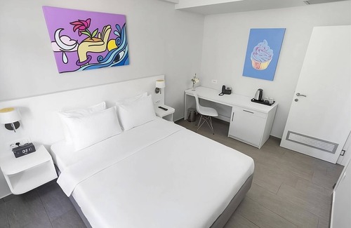 Ulcinj Hotel | Beach Adventures! TWO Contemporary Units, Beachfront, Outdoor Swimming Pools!