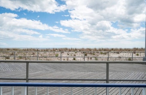 St. Leonard's Tract Apartamento | Beach and Boardwalk Getaway