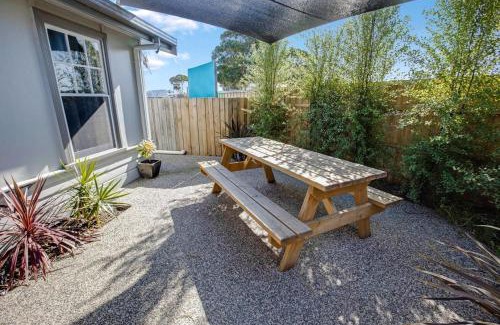Lakes Entrance Casa | Beach and Lakes Cottage A