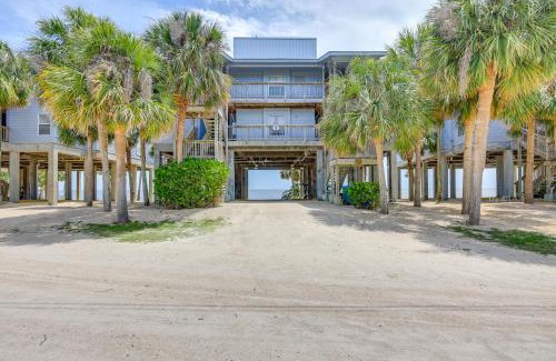 Cedar Key Apartamento | Beach and Pool Access at Condo on Cedar Key!