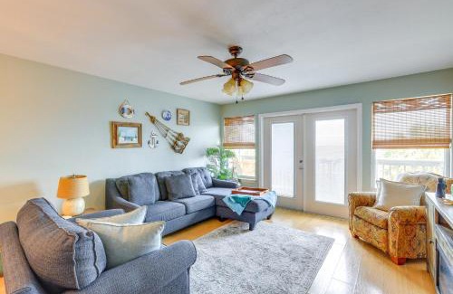 Cedar Key Apartamento | Beach and Pool Access at Condo on Cedar Key!