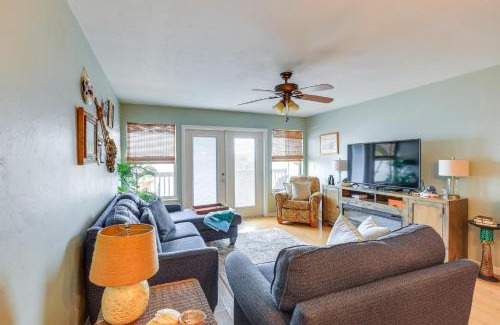 Cedar Key Apartamento | Beach and Pool Access at Condo on Cedar Key!