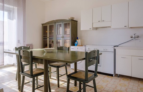 Casalabate Apartamento | Apartamento de playa Casa Vacanza Maria con vistas al mar y balcón