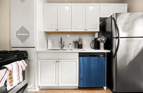 West Beach Apartamento | Beach Apartment, Walk Downtown!