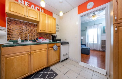 Ocean Grove Apartamento | Beach Apt #11 - Bedroom, Living Rm, Kitchen & Bath