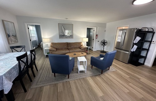 Byfield Casa | Beach Apt | Steps to the Beach | Lawn | Parking