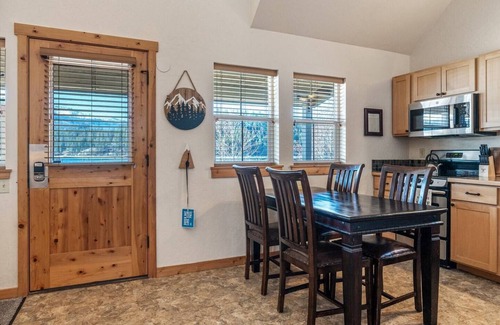 Dover Bay Casa | Beach Attitude - Lakefront 2 Bedroom Beach