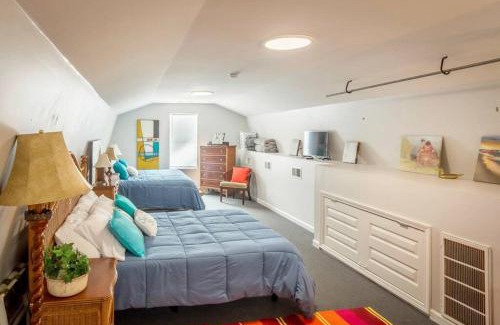 Pensacola Casa | Beach Barn - 5min to Pcola Beach