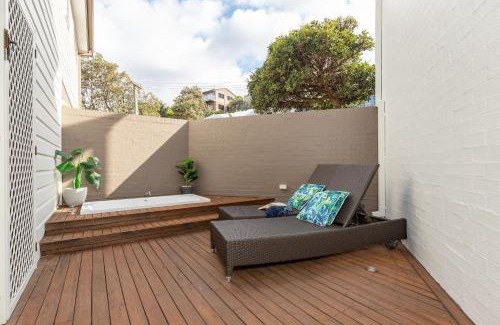 Blueys Beach Casa | Beach Bay Bee on Banksia