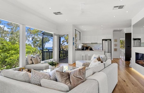 Hardys Bay Casa | Beach, Bay, Bush and Heated Plunge Pool