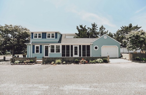 Green Creek Casa | Beach & Bay Waterfront 4-Bedroom House In Cape May County! Only steps to BEACH