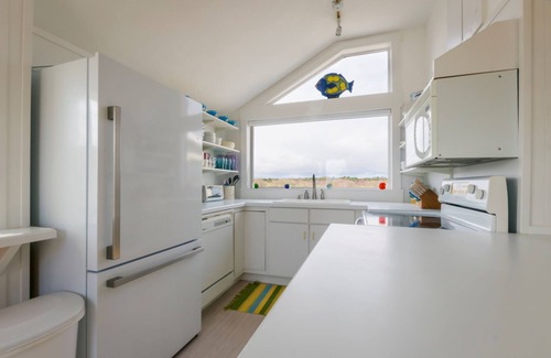 Sagamore Beach Casa | Beach Bliss 100 feet away from Sagamore Beach!