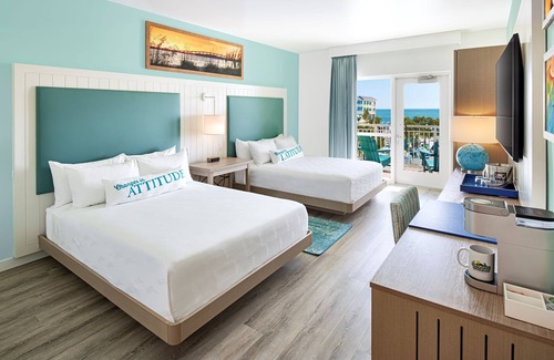 Fort Myers Beach Complejo | Beach Bliss: Enjoy 4 Spacious Rooms w/ Sunset & Ocean Views Nearby