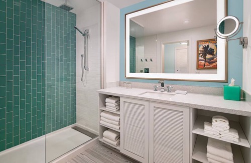 Fort Myers Beach Complejo | Beach Bliss: Enjoy 4 Spacious Rooms w/ Sunset & Ocean Views Nearby