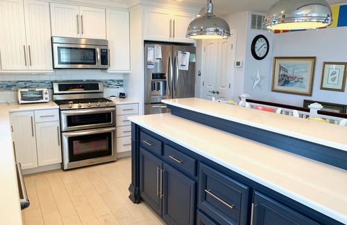 Sea Isle City Condominio | Beach Block 6 Bedroom Condo walking distance to downtown.