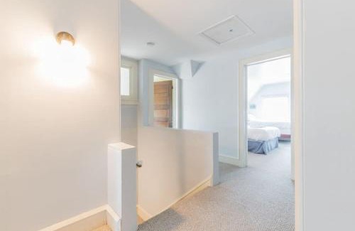 Atlantic City Casa | Beach Block 7 bdrms Parking Patio and Sunroom