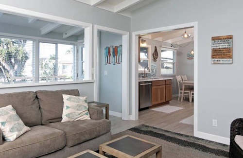 Pierpont Bay Casa | Beach-block Charming Upstairs Duplex