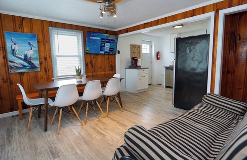 Seaside Heights Cabaña | Beach Block Cottage w/ 2 Parking & Private Deck [1219]