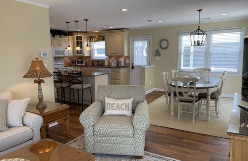 South End Condominio | Renovado 2019 | 4 Bd, 2 Bth | Playa Bloque | Vistas al mar | Pasos a la playa |