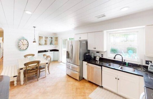 Folly Field Casa | Beach Blossom - PET FRIENDLY PRIVATE HOME IN FOLLY FIELD!