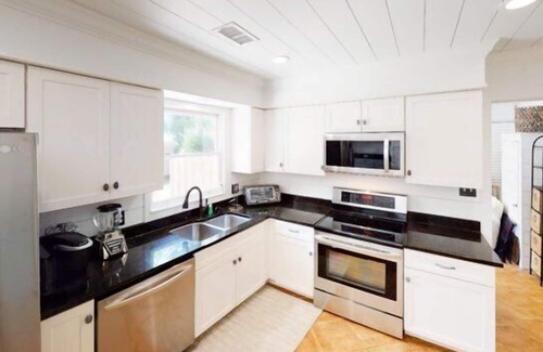 Folly Field Casa | Beach Blossom - PET FRIENDLY PRIVATE HOME IN FOLLY FIELD!