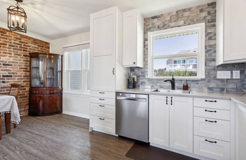 Croatan Beach Casa | Beach Break Getaway - 3/2, 1 block from beach, pet friendly